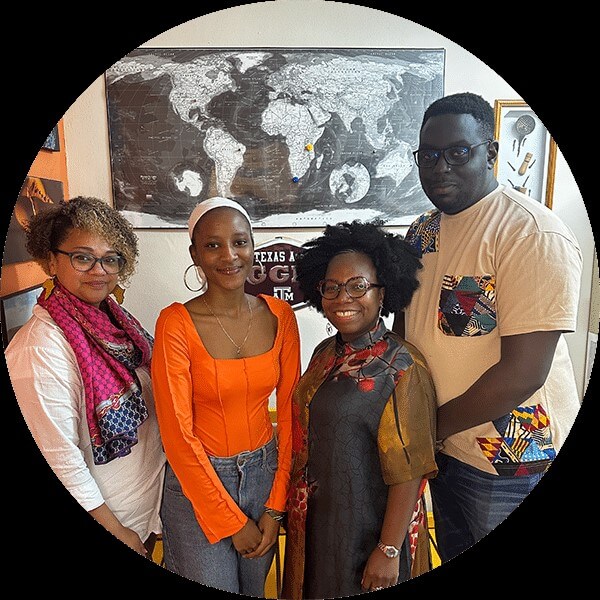 Peku-Peku-Travel-Team